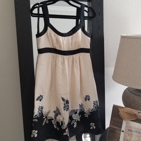 BCBGMaxAzria Dresses & Skirts - ❤️BCBG Maxazaria silk dress